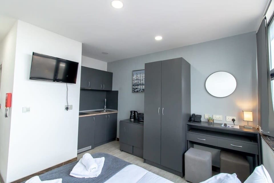 Bedroom (Studio)