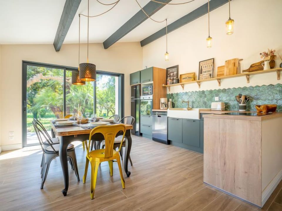 Kitchen / Dining Room