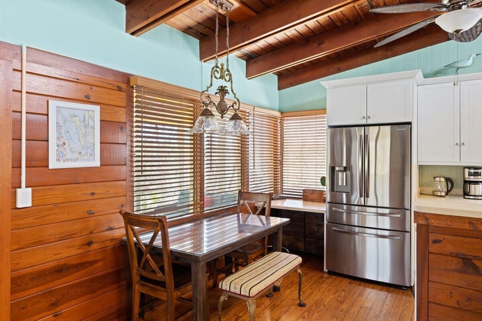 Dining area for four guests