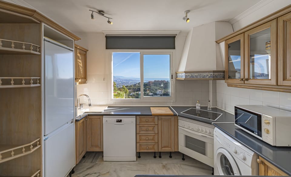 Fully equipped kitchen to prepare delicious meals (1)