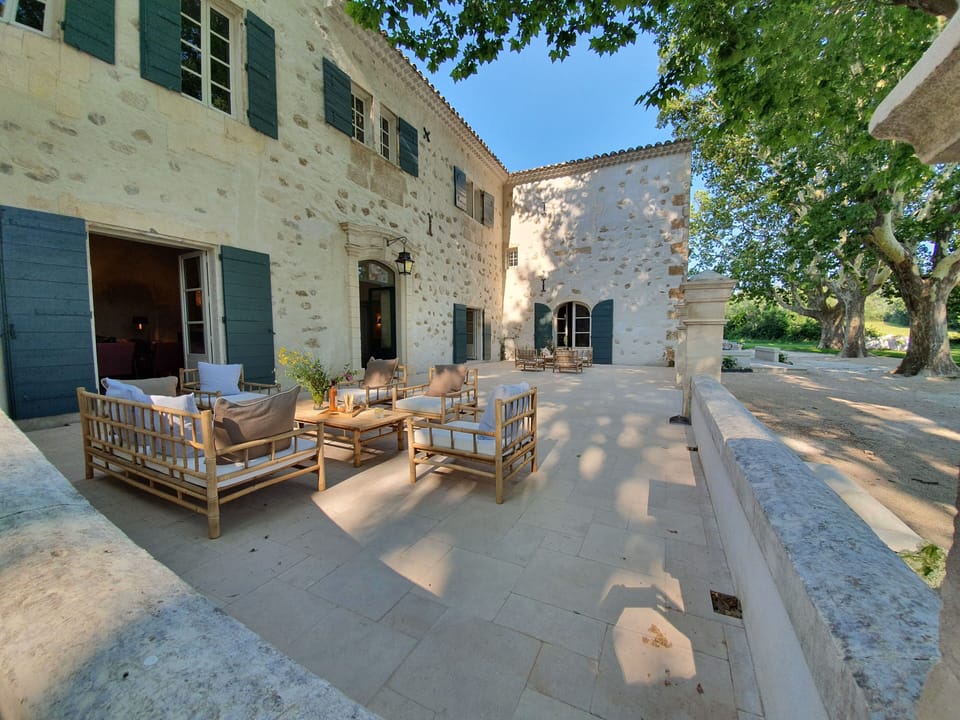 Terrace in front of living rooms - seats 22