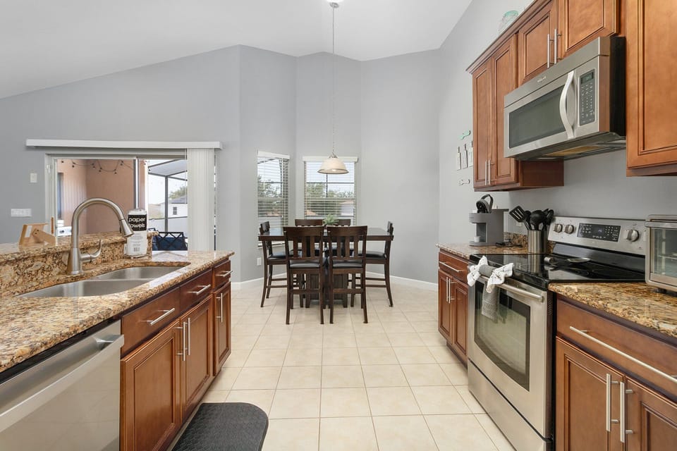 Spacious kitchen with all the amenities needed to enjoy your stay