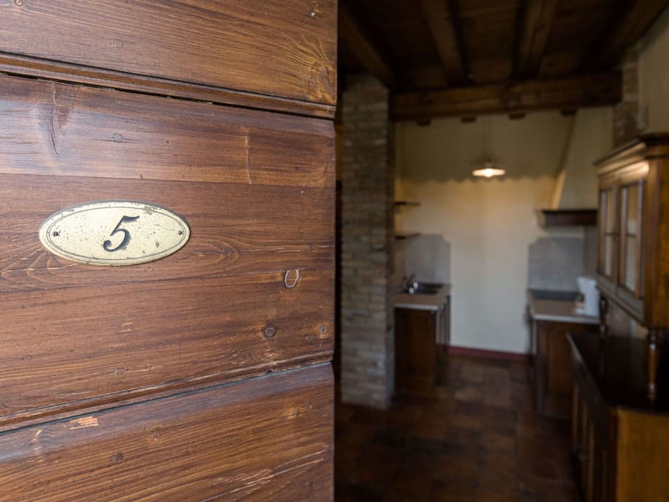 Wood, Building, Flooring, Wood Stain, Floor, Hardwood, Varnish, Plank, House, Door