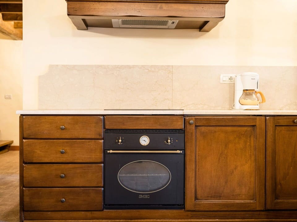 Cabinetry, Furniture, Countertop, Dresser, Drawer, Chest Of Drawers, Wood, Interior Design, Building
