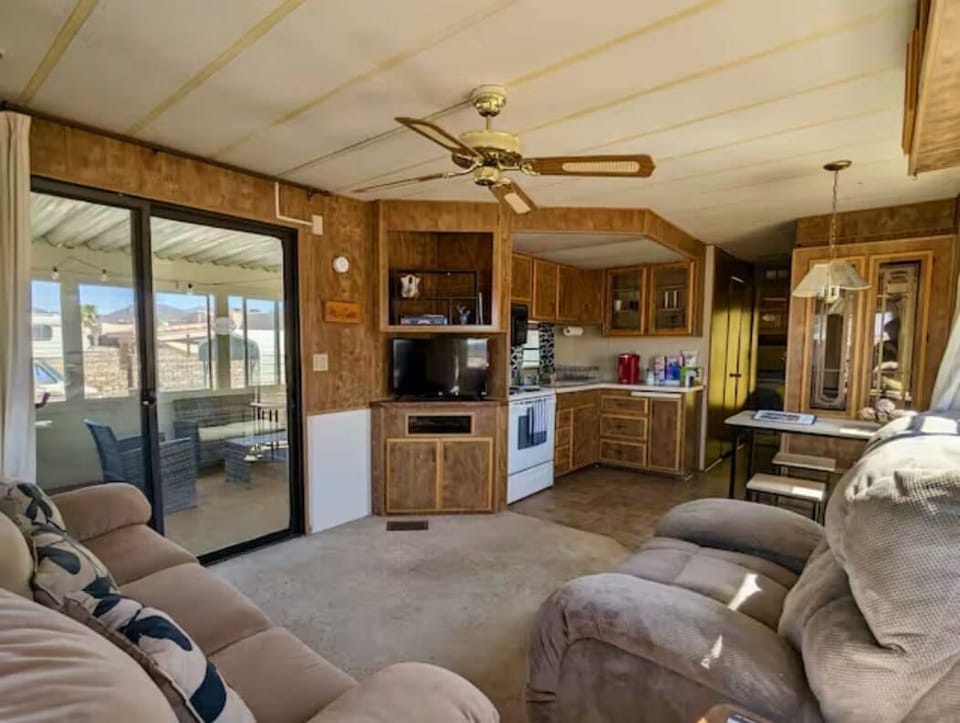 Beautiful open floor plan with very comfortable furniture and a smart tv!