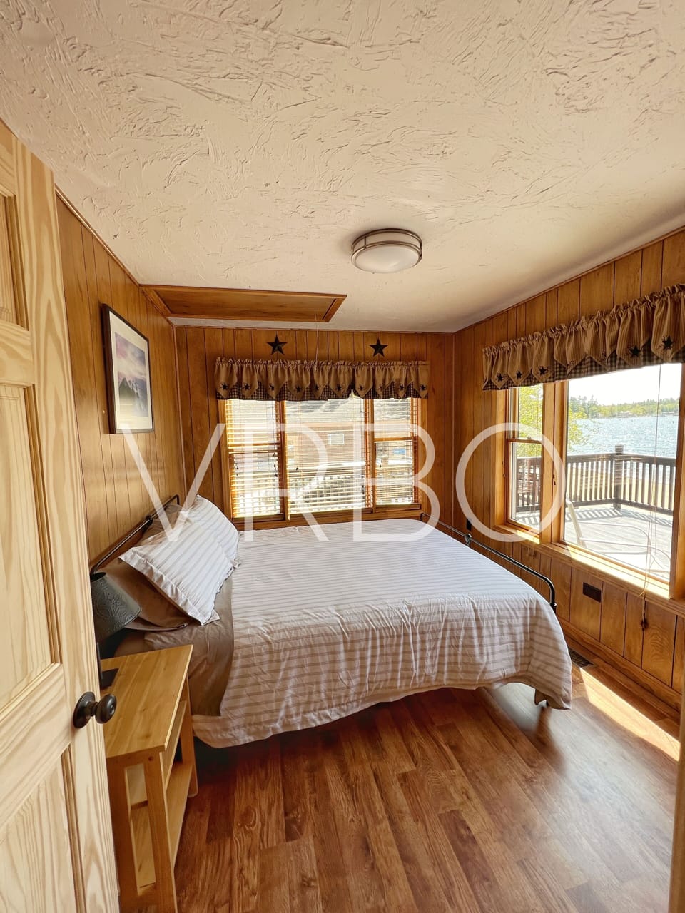 Queen Guest Room