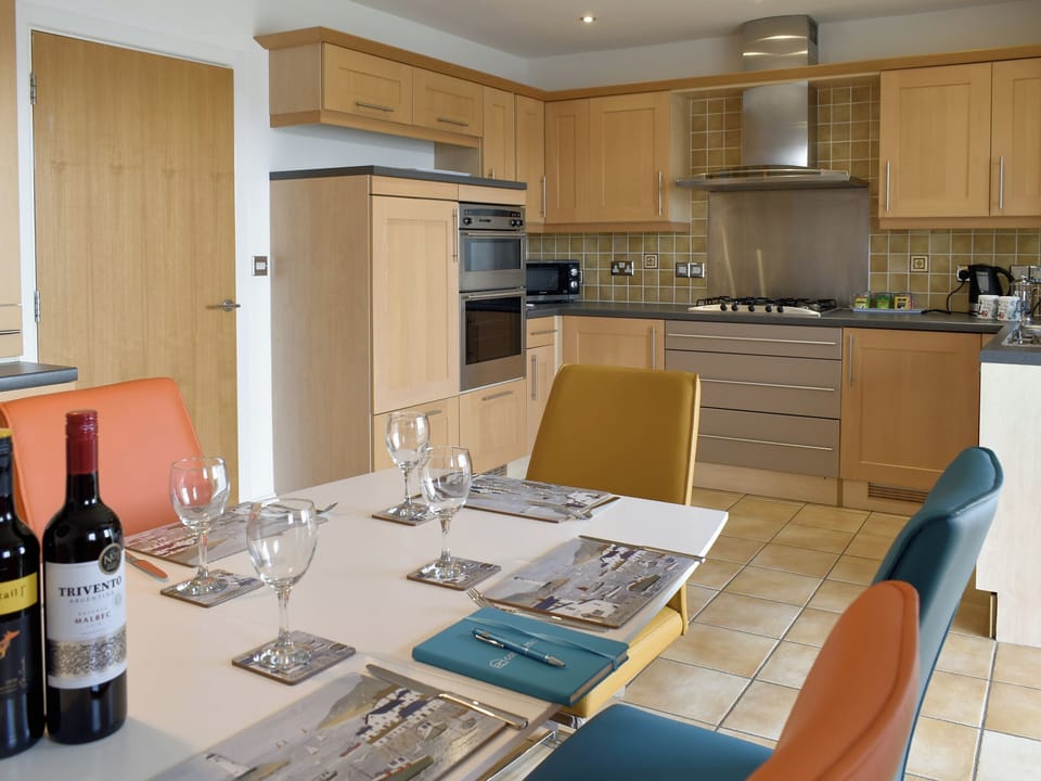 Spacious kitchen with dining area | Kings Haven, Mount Batten, near Plymouth
