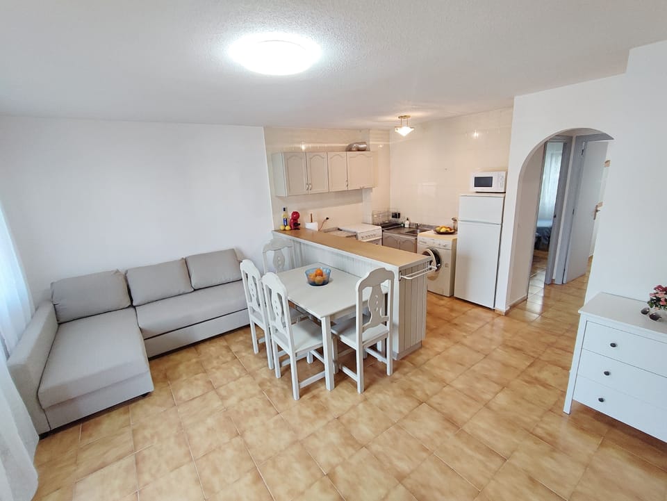 Spacious dinning area