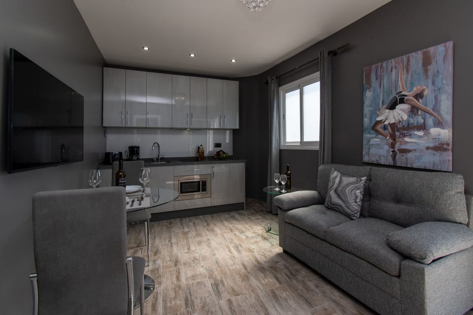Lounge/ Kitchen