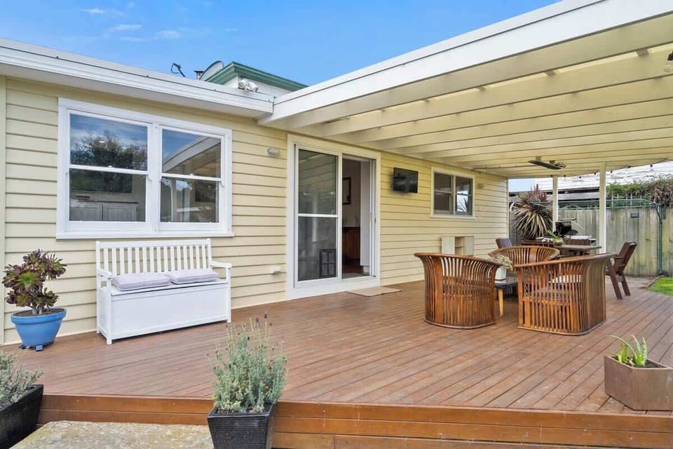 Huge undercover deck with outdoor lounge and dining. As well as BBQ and outdoor Heater and lighting.