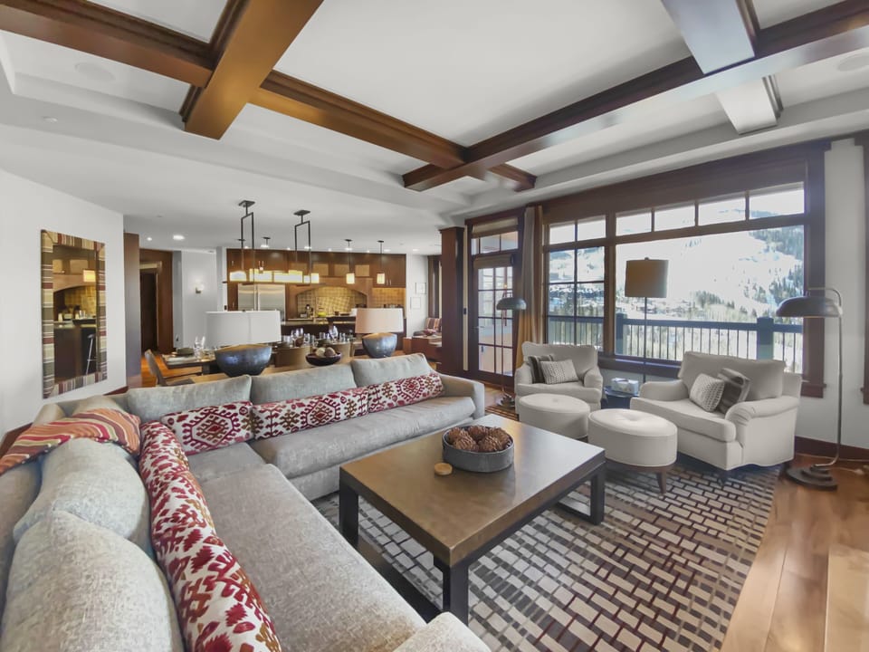 Plenty of Space to Relax in Living Room