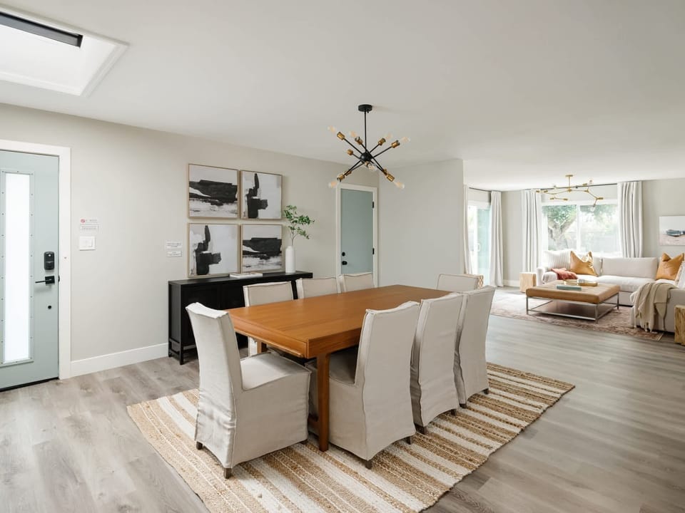 Dining Table | Accommodation for Eight