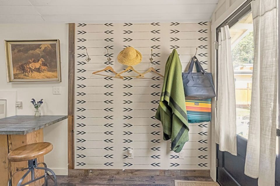 cb306dc9-4cee-4cc7-9d0a-d3dc29bccb61