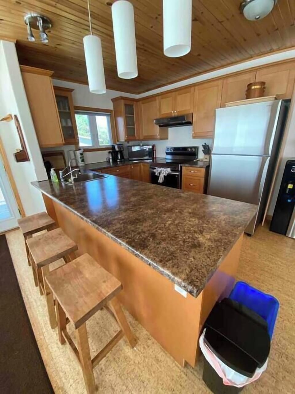 Full kitchen 