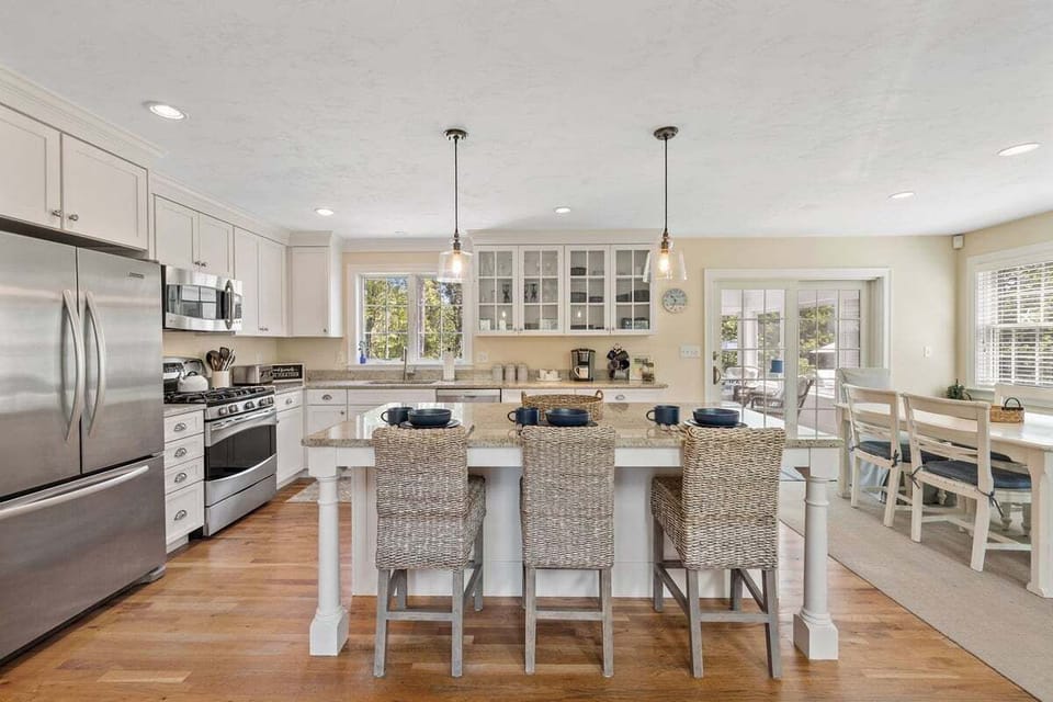 Modern, sleek design kitchen with everything guests could ever need for great meals!