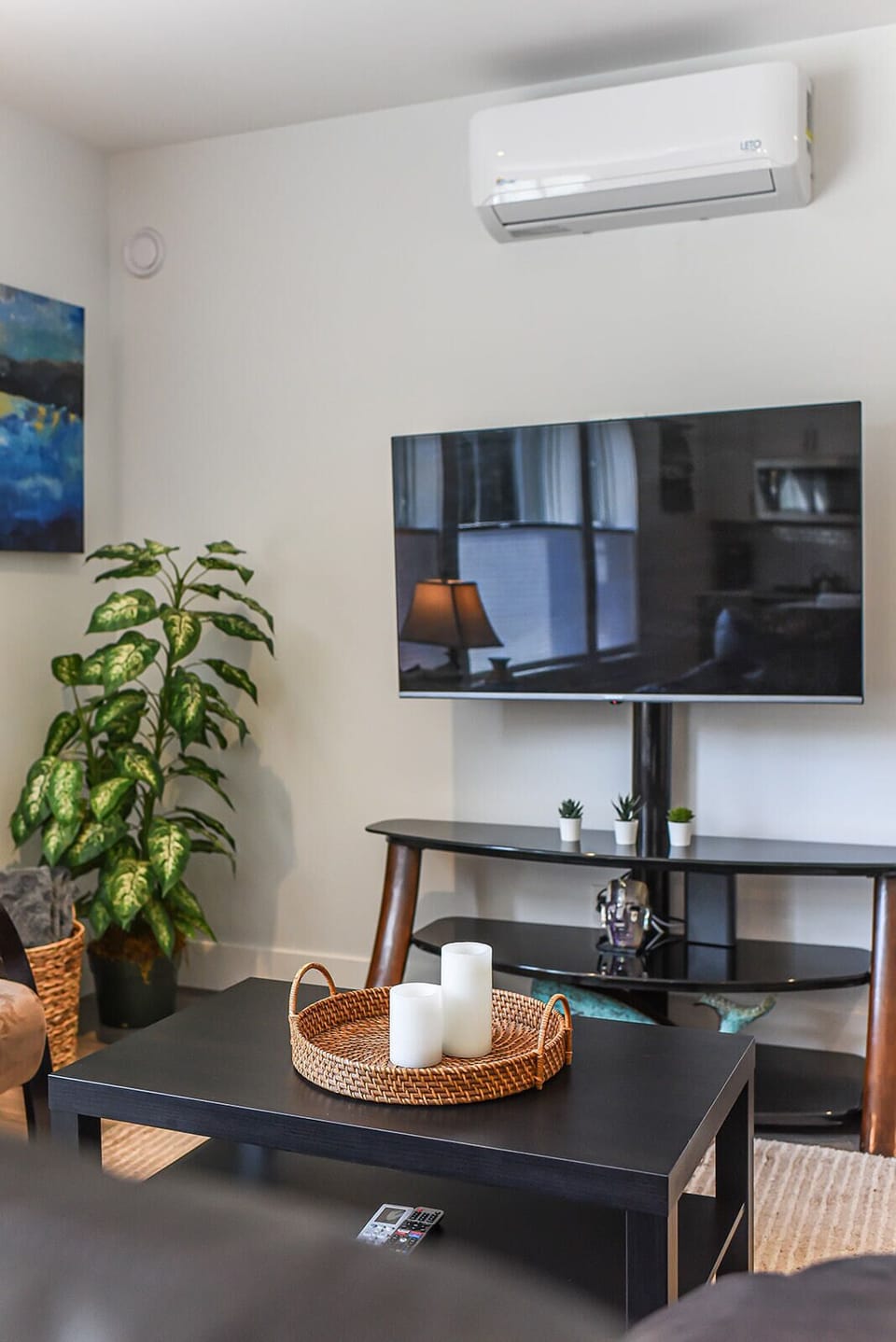 50" smart TV with Netflix