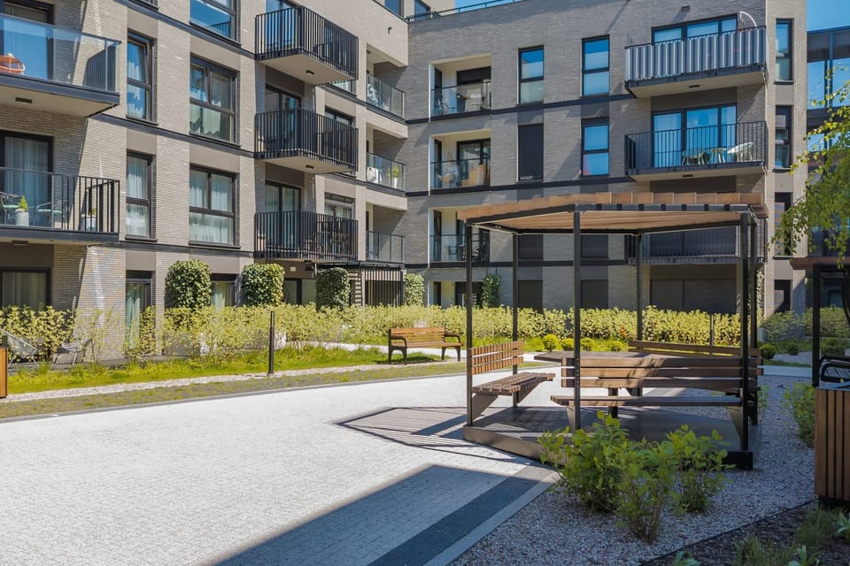 Enjoy easy access to the city's attractions from this well-located building. 
