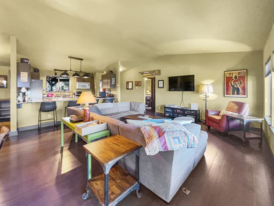 1618520849188squaw_creek__acampbell@familytimevacationrentals.com50035_br