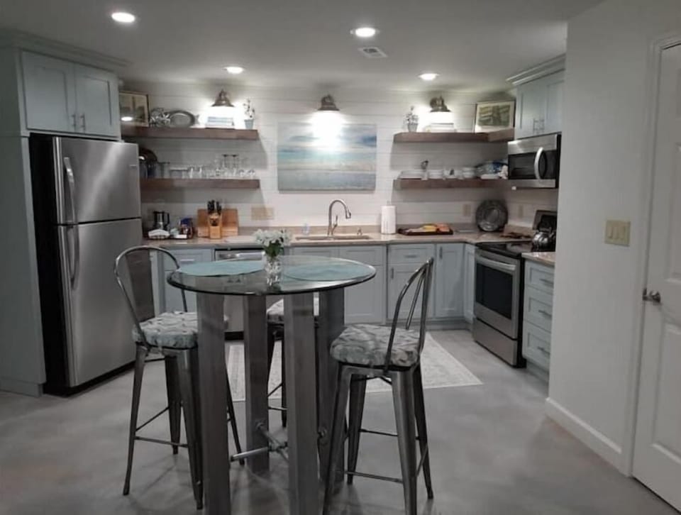 Fully equipped kitchen