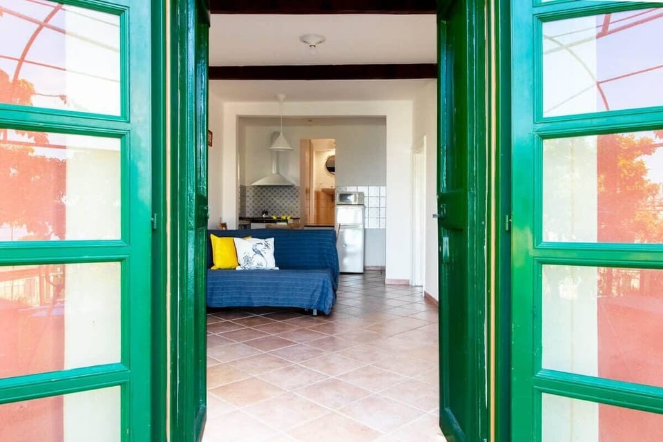 Living Room with Open Kitchen  - Cherry Tree House - Affitti Brevi Italia 