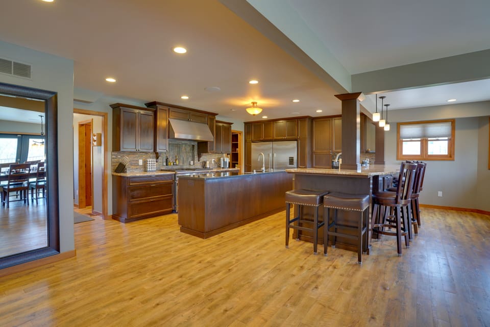 Kitchen | Main Level | Dishwasher | Stainless Steel Appliances | Breakfast Bar