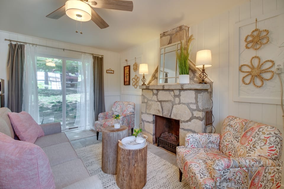 Mountain Home Vacation Rental | 1BR | 1BA | 500 Sq Ft | 3 Steps to Enter