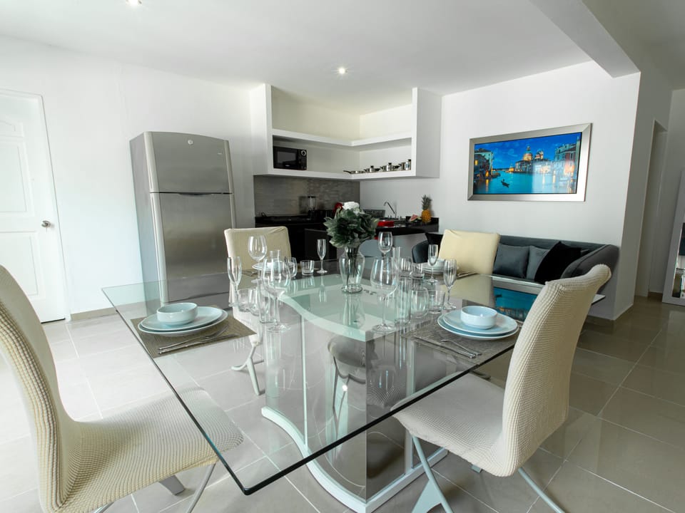 10 people dinning room