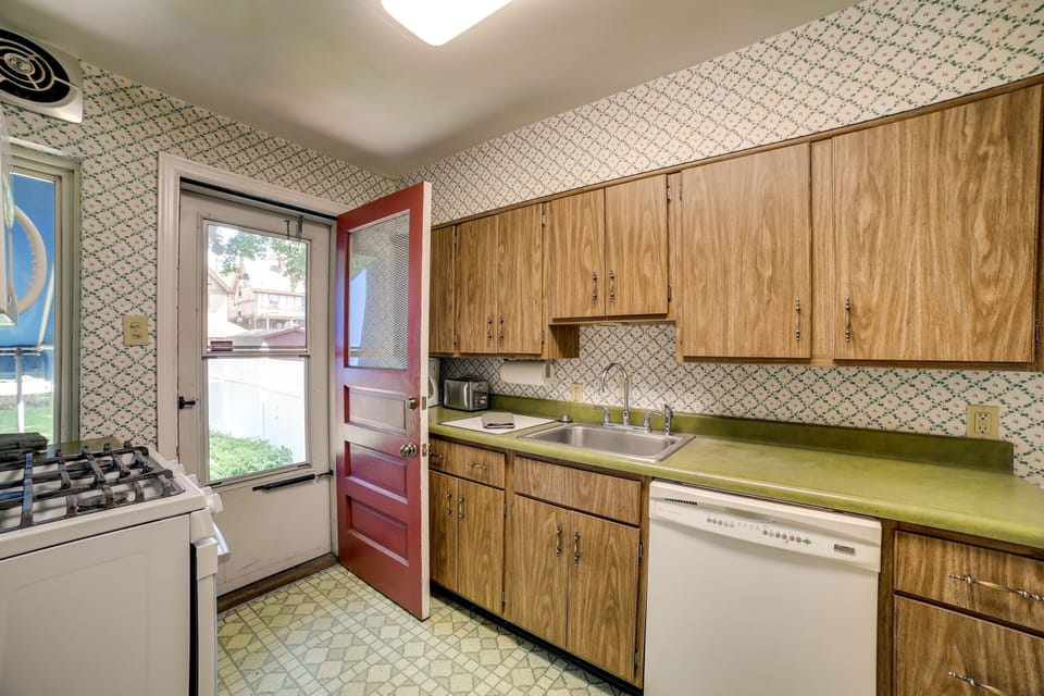 Kitchen | Main Level