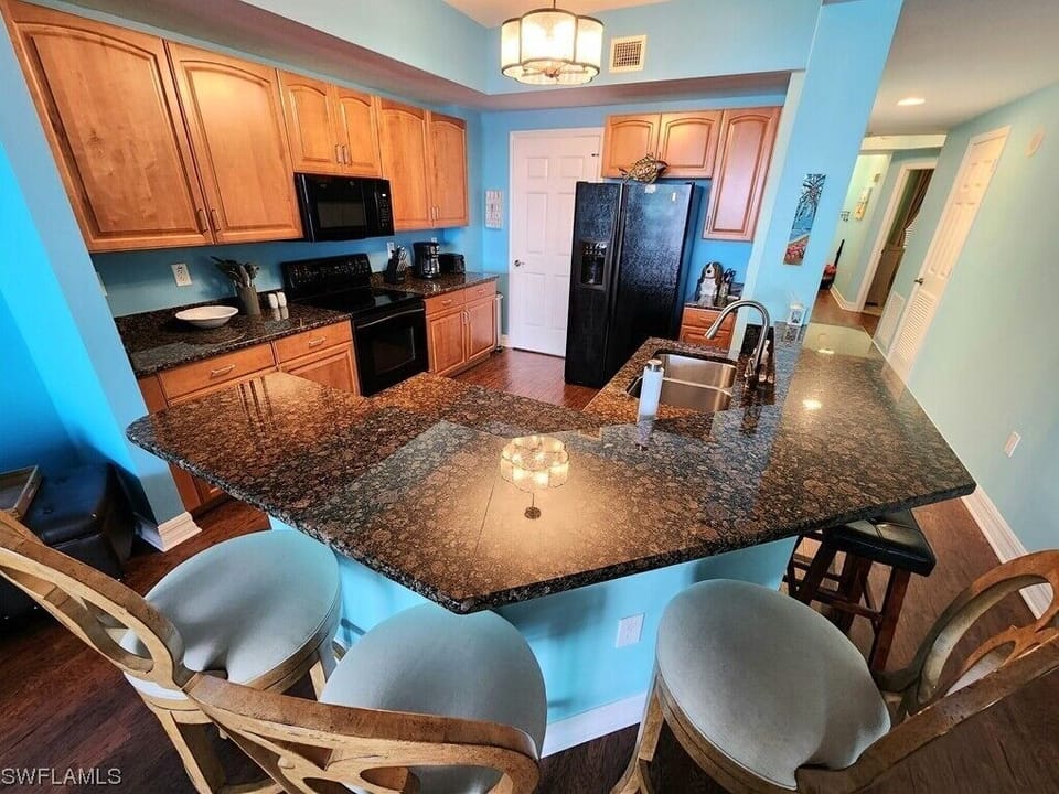 Kitchen Pic 2