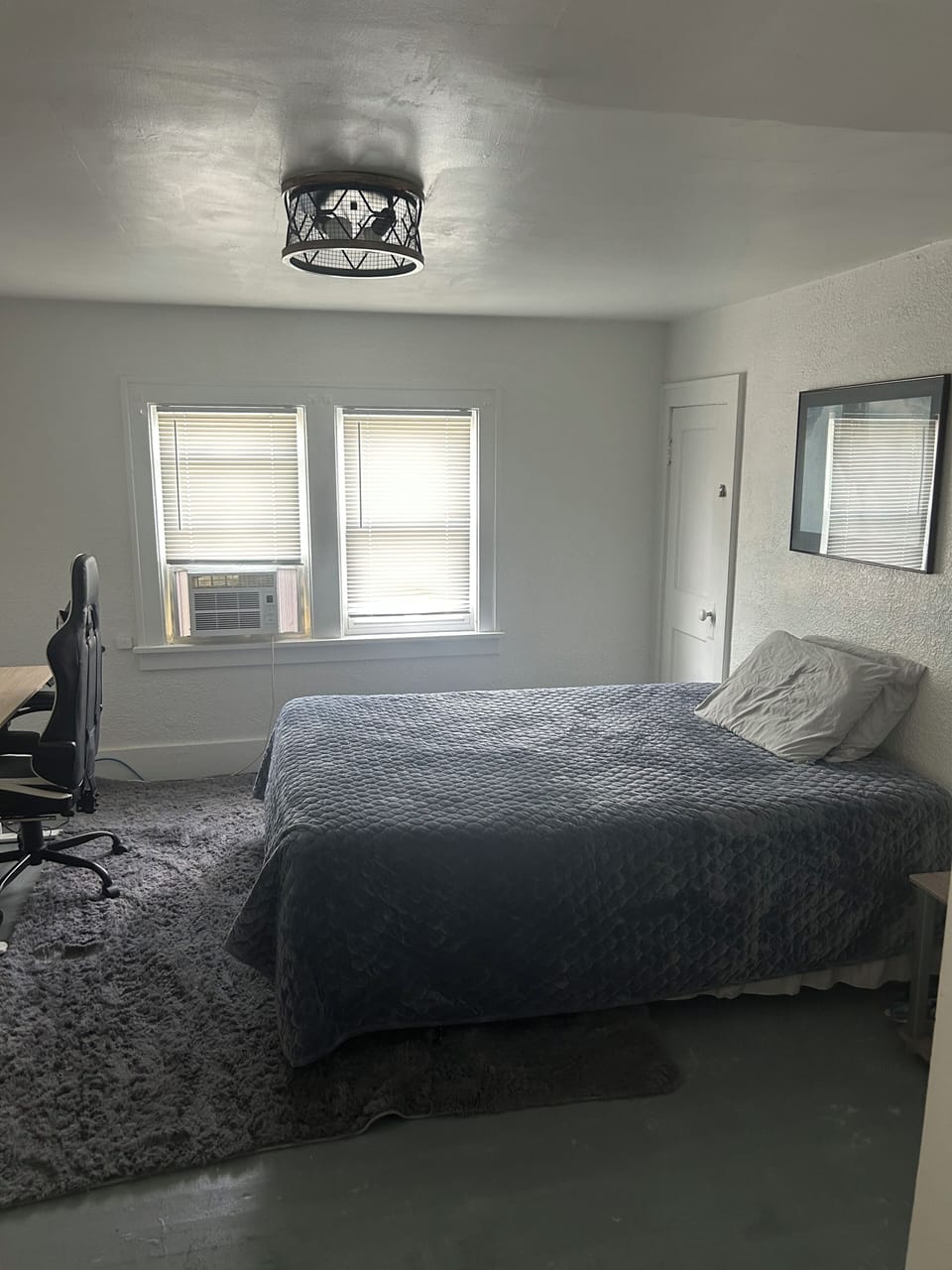 2nd floor guest.  Queen