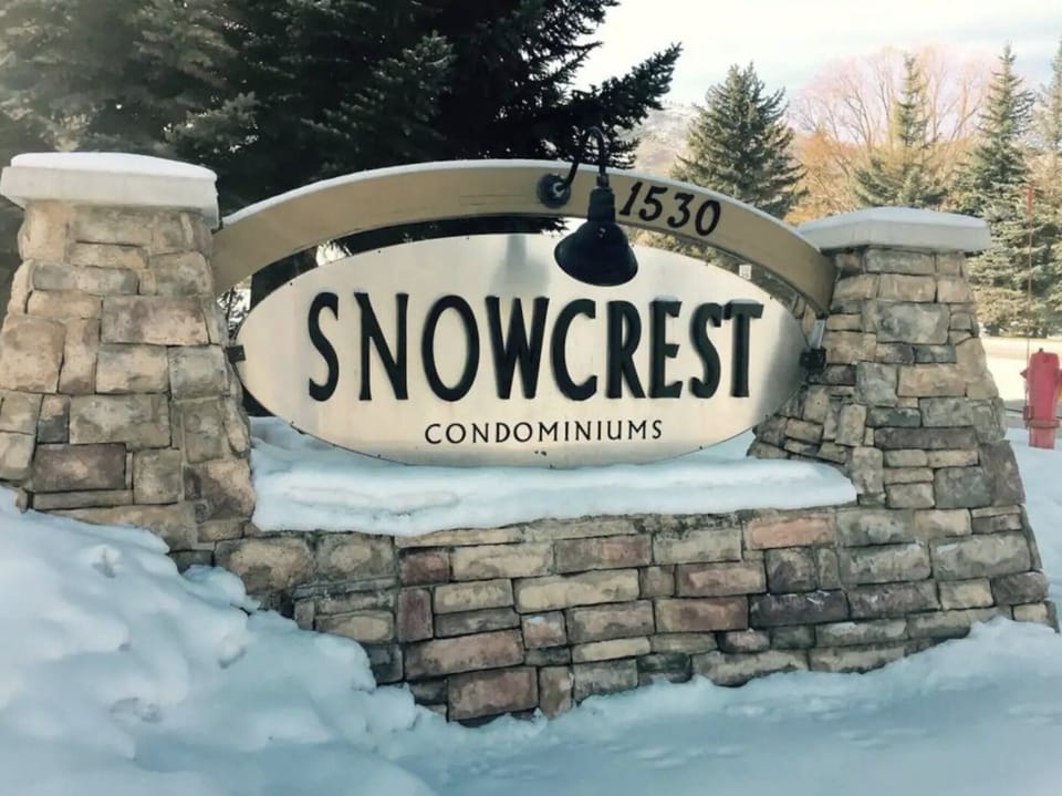 Snowcrest entrance