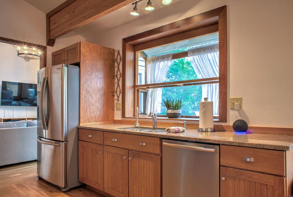 Fully Equipped Kitchen features 2 Ovens