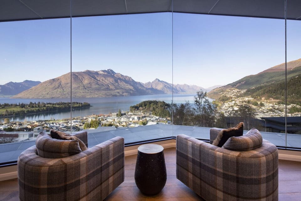 Panoramic lake views from the living room