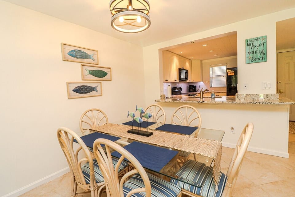 St. Augustine Beach Rentals Dining Room