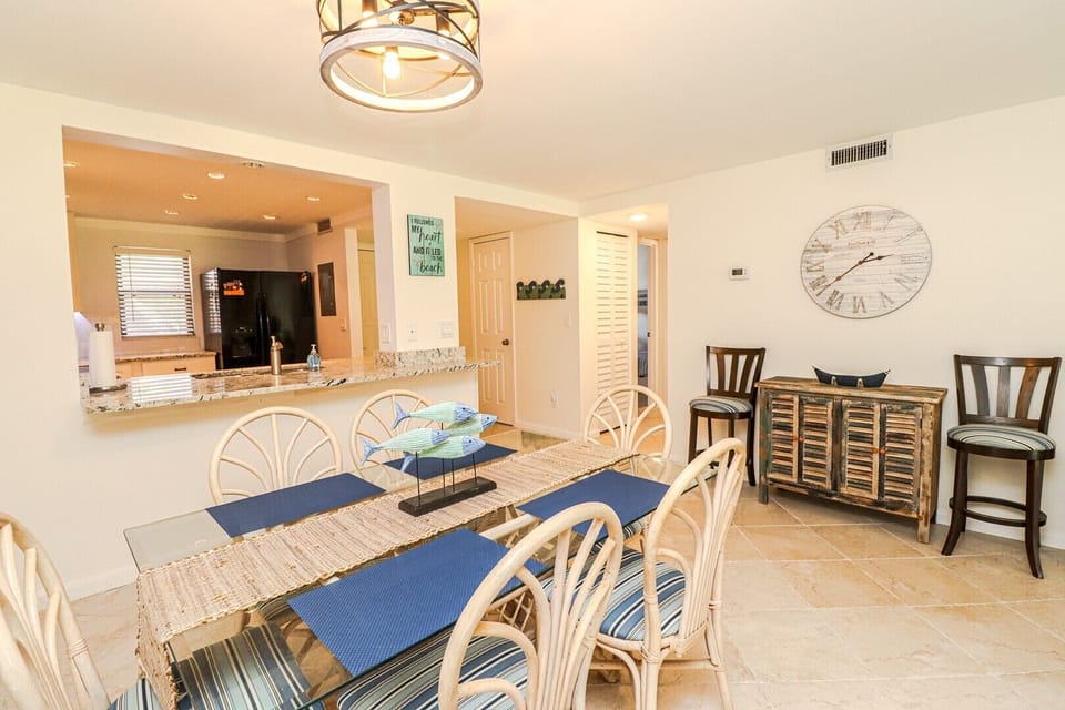 St. Augustine Beach Rentals Dining Room