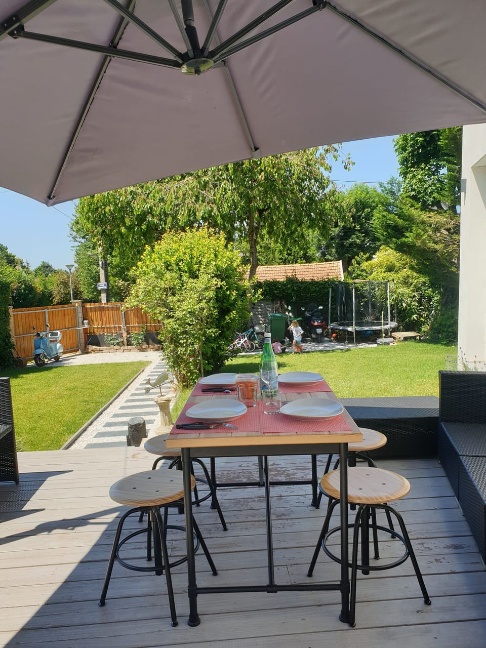 Outdoor dining