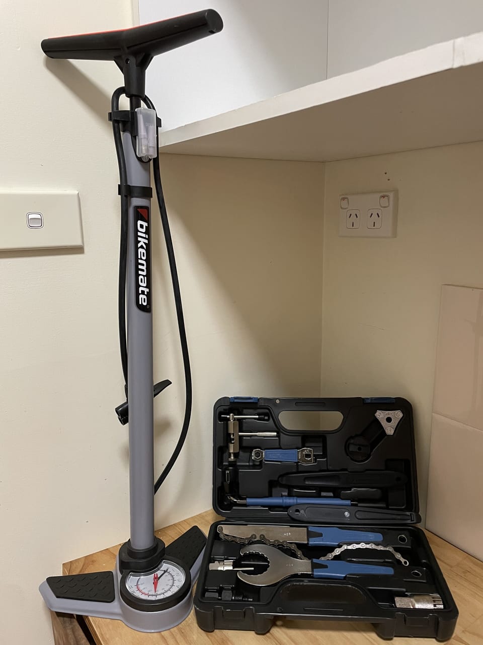 Bike stand and equipment to work on your bike and support your biking holiday