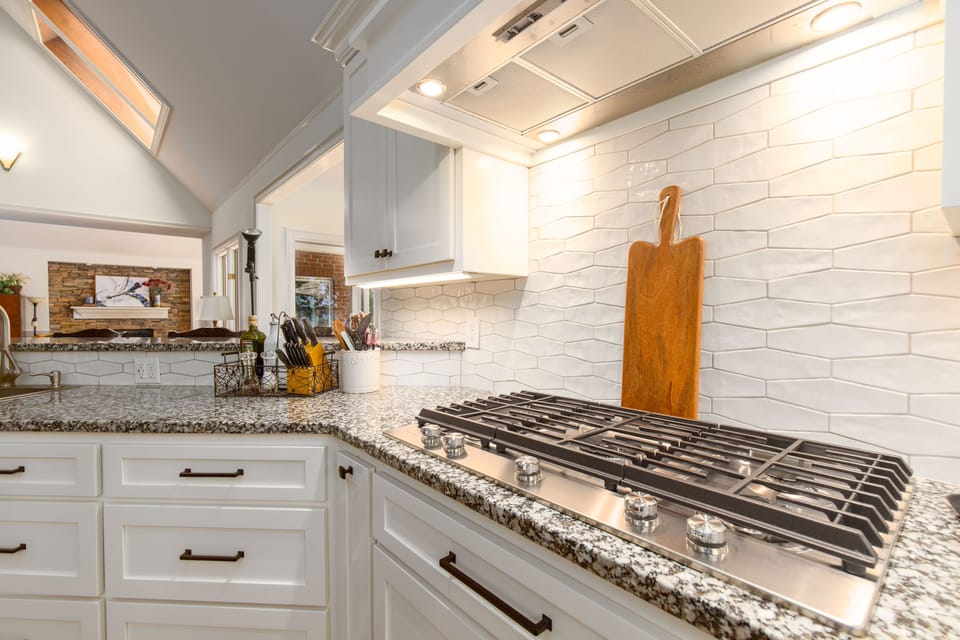 Huge modern cooktop that the master chef will love.