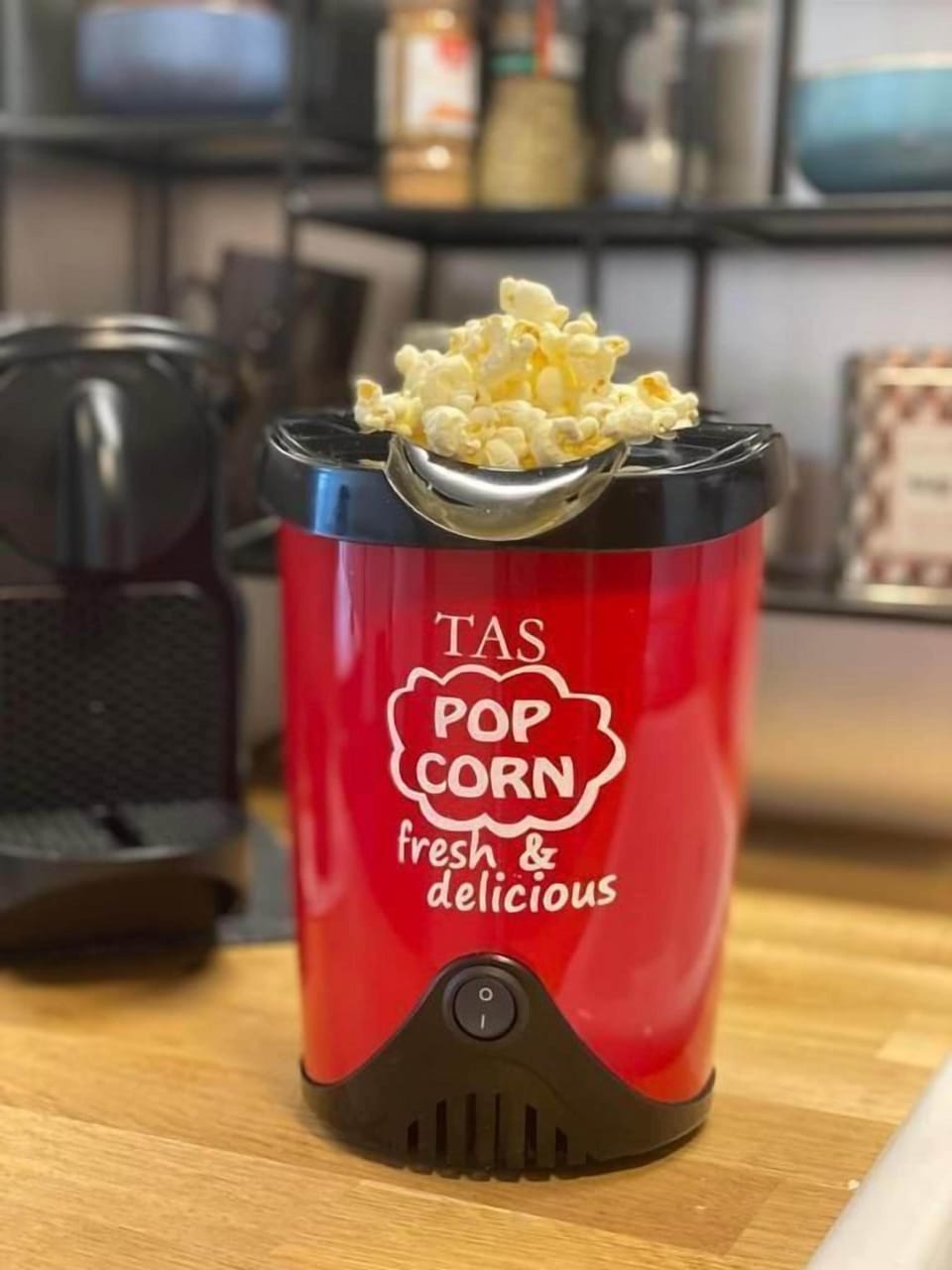 A popcorn machine shouldn't be missing :) Enjoy delicious, homemade popcorn in the evening.