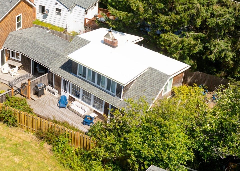 aerial view 2 of front deck and back yard area.