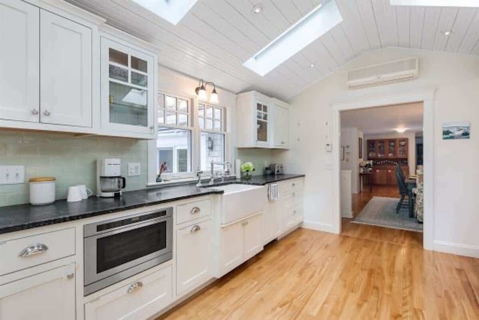 Everything you need in a kitchen 