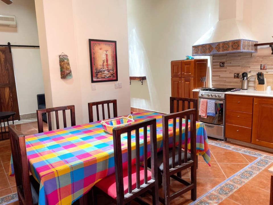  Centro Home with Courtyard & BBQ (250)