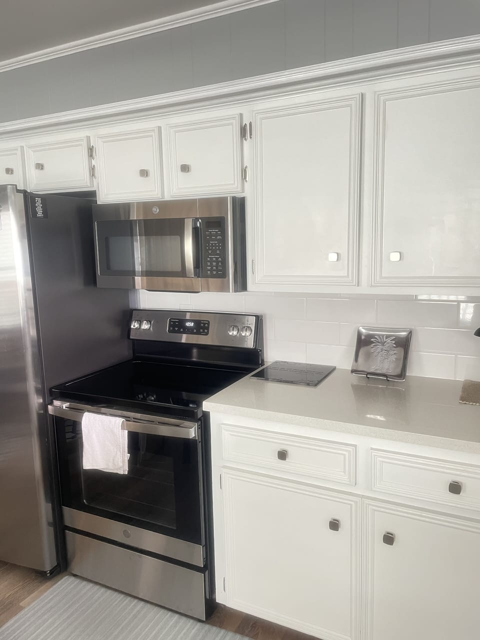 Kitchen with GE SS appliances