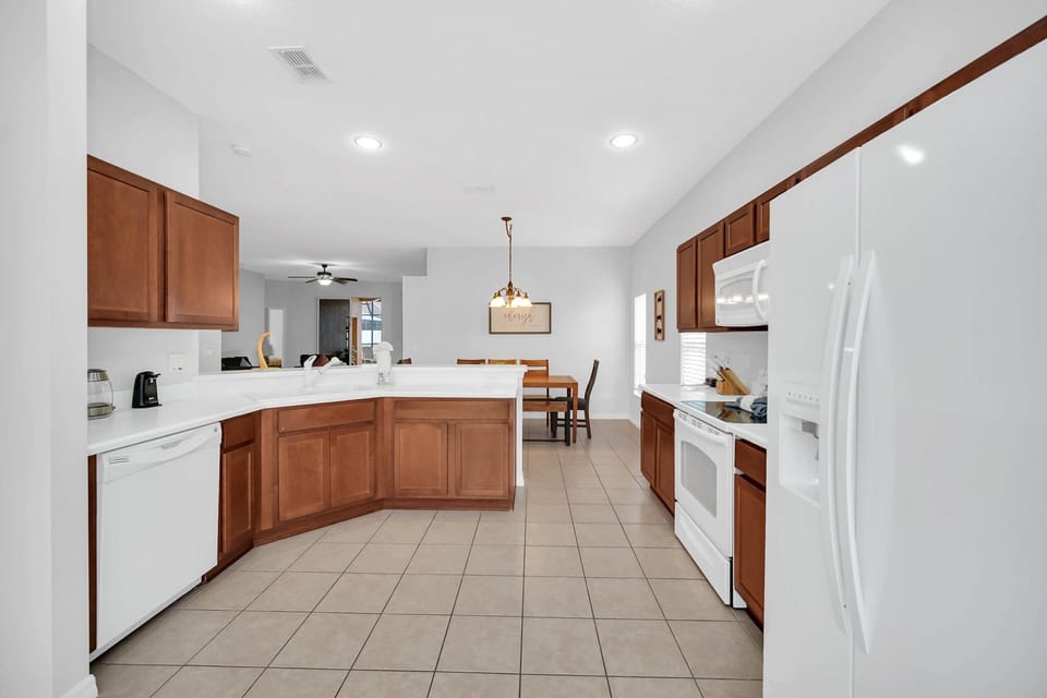 872SussexDr_08