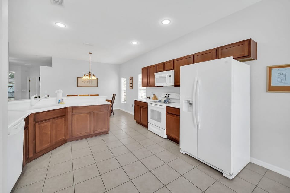 872SussexDr_07
