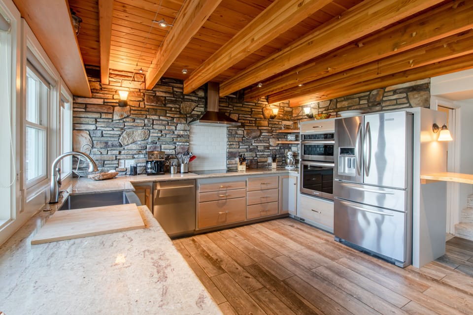 Fully equipped kitchen - just like home (with an amazing view!)