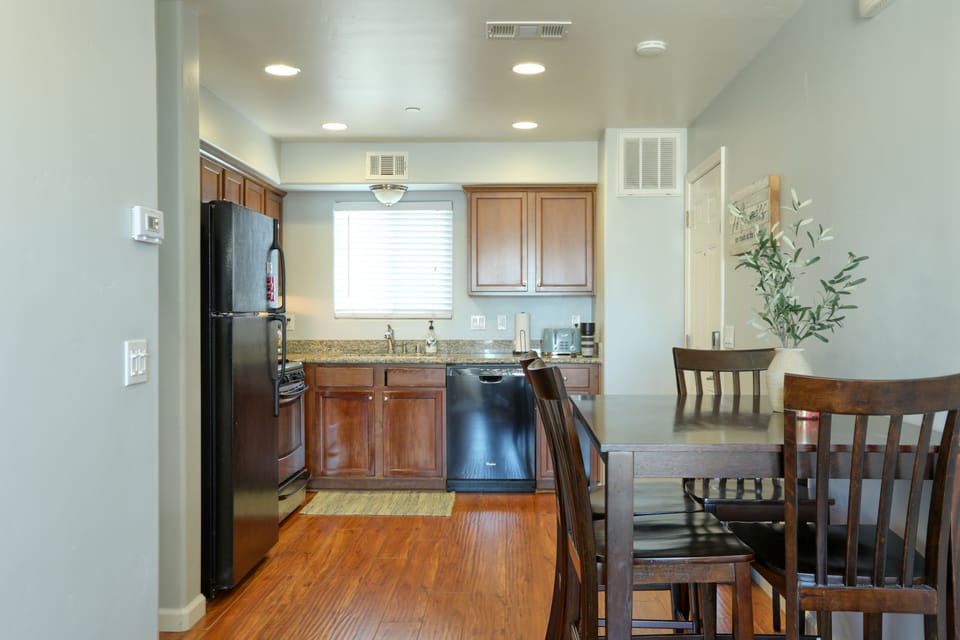 Dining room/kitchen