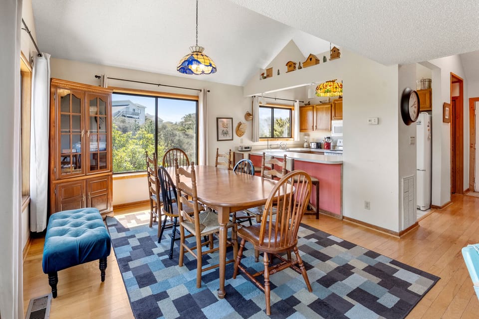 DU808: Brass Ring | Top Level Dining Area