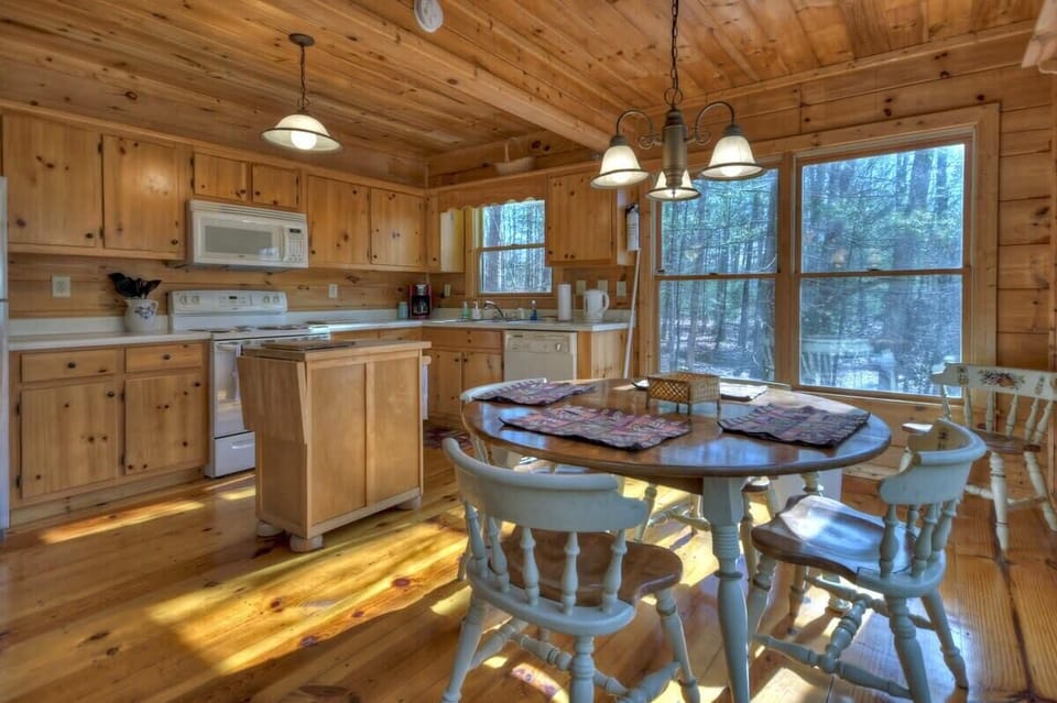 Dining area and kitchen 