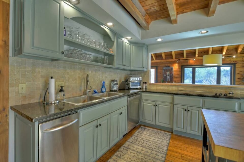Fully Stocked Kitchen